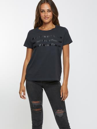 FW21-1103b sol angeles waves crew v tee