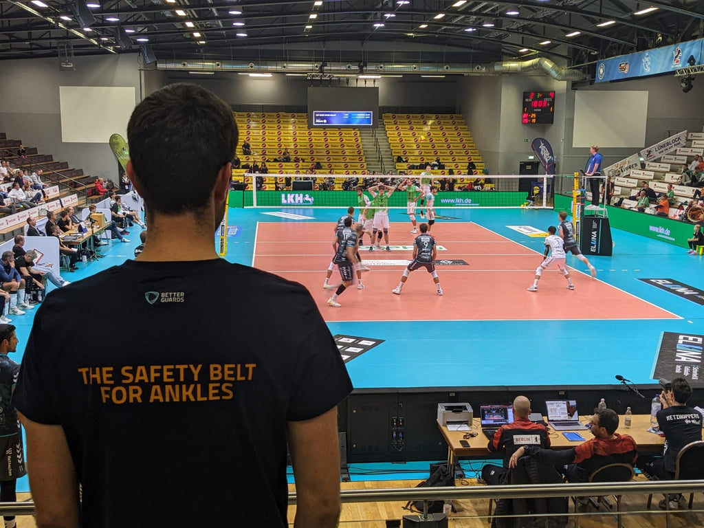 Teammitglied von BetterGuards bei einem Volleyball-Match