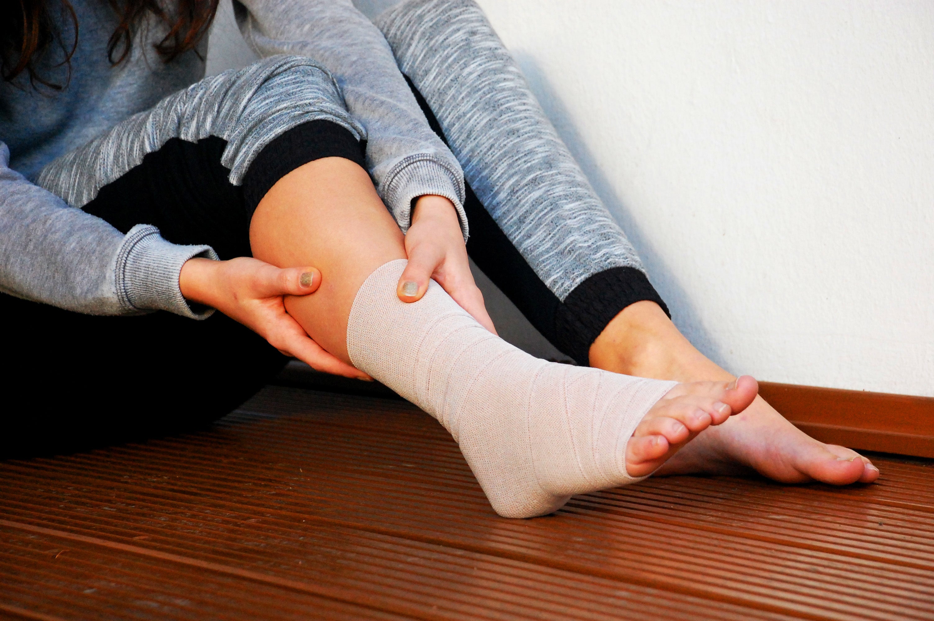 Ankle bandage after injury: torn ligament, healing time