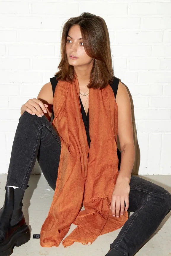 | BELLA BALLOU Top of the pop scarf, orange – Cassandra