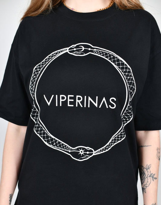 Viperinas Online Store | Camiseta The Logo Black | Composición: 100% algodón | Estilo Oversize  | Envíos a todo el mundo | Marca de Ropa canaria | Moda Mujer