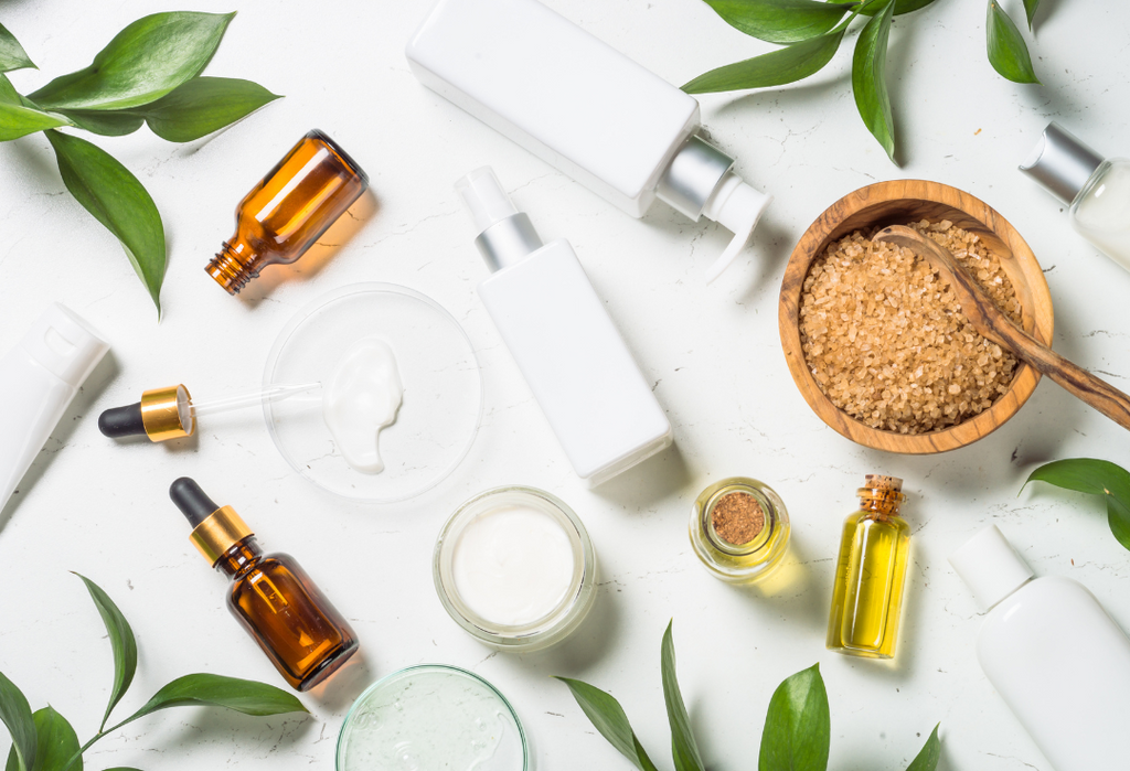 La Bellezza della Natura: Guida ai Cosmetici con Principi Attivi Naturali