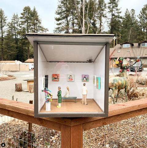 tiny art gallery exhibit in idyllwild, california