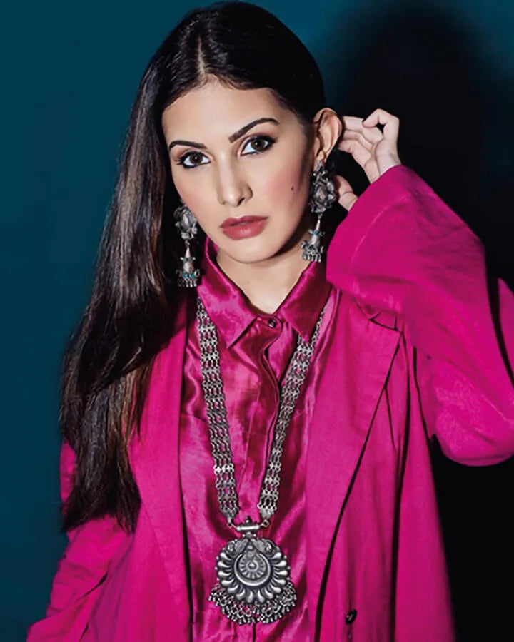 Amyra Dastur Wearing Curio Cottage Ethnic Necklace Set