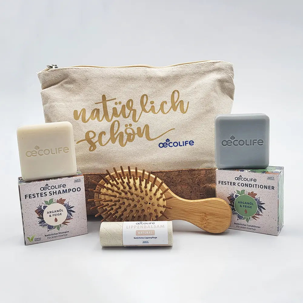 Kleine günstig Kaufen-Beauty Set. Beauty Set <![CDATA[Das ist im Beauty Set enthalten:. 75g festes Shampoo, natürliche Inhaltsstoffe, verfeinert mit Argan-Öl & Feige. 75g fester Conditioner, natürliche Inhaltsstoffe, verfeinert mit Argan-Öl & Feige. Kleine Haarbürste aus 