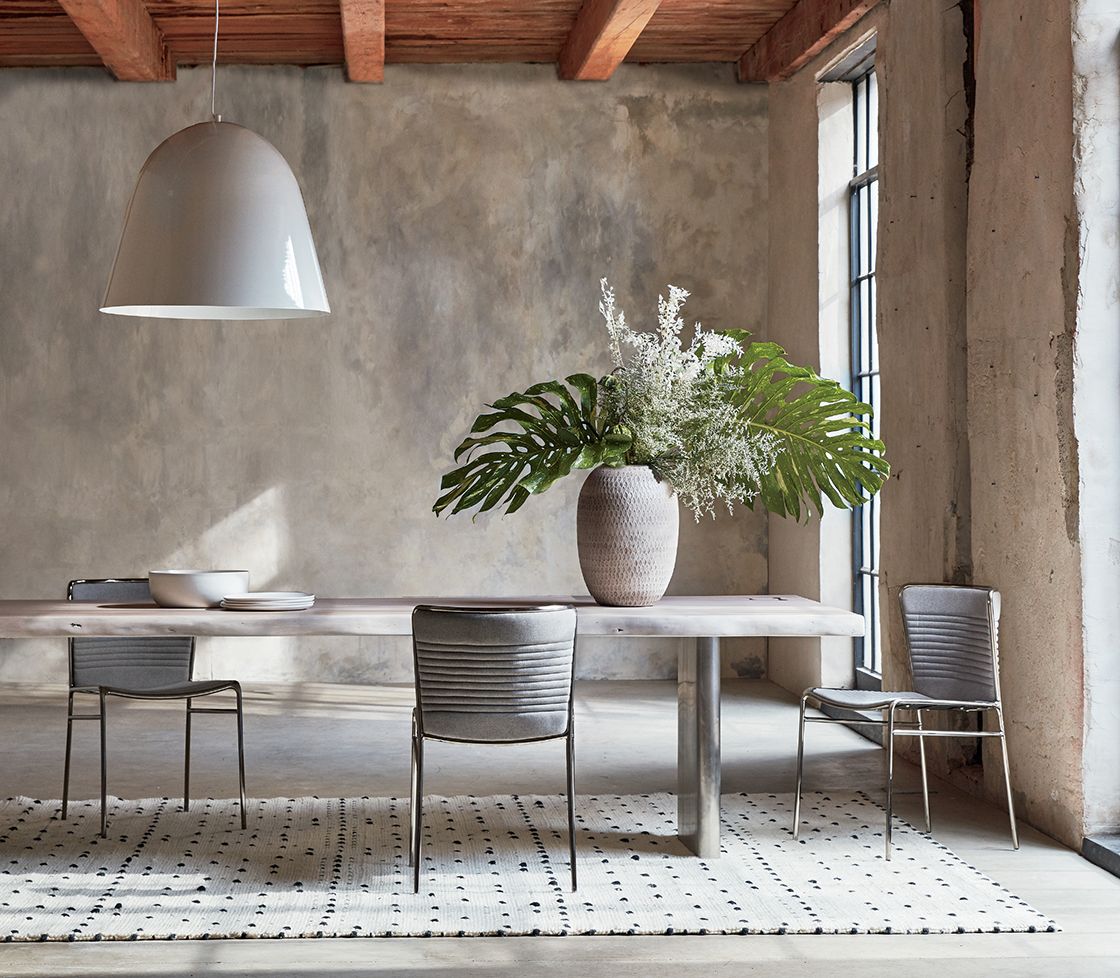 Organic Modern Decor in Minimalist Dining Space