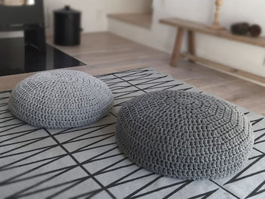 https://cdn.shopify.com/s/files/1/0626/0169/1484/products/large-floor-cushion-meditation-floor-seating-pillowfloor-cushionslooping-home-678212.jpg?v=1691708850&width=533