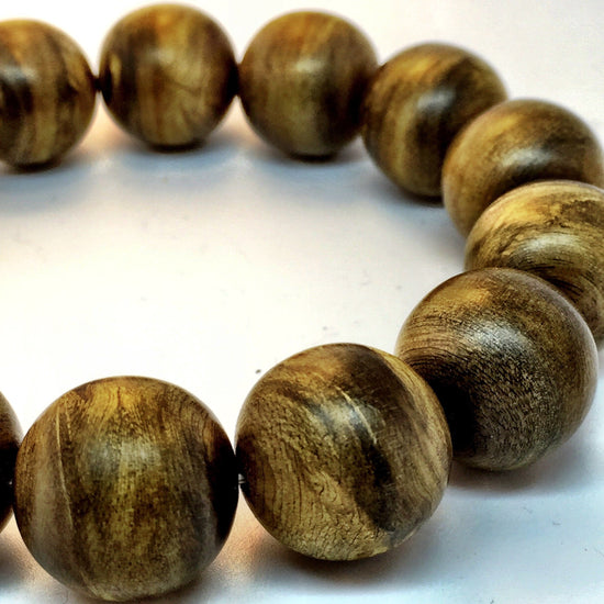 A simple solution for a darker wood bracelet (and necklace) - Grandawood-  Agarwood