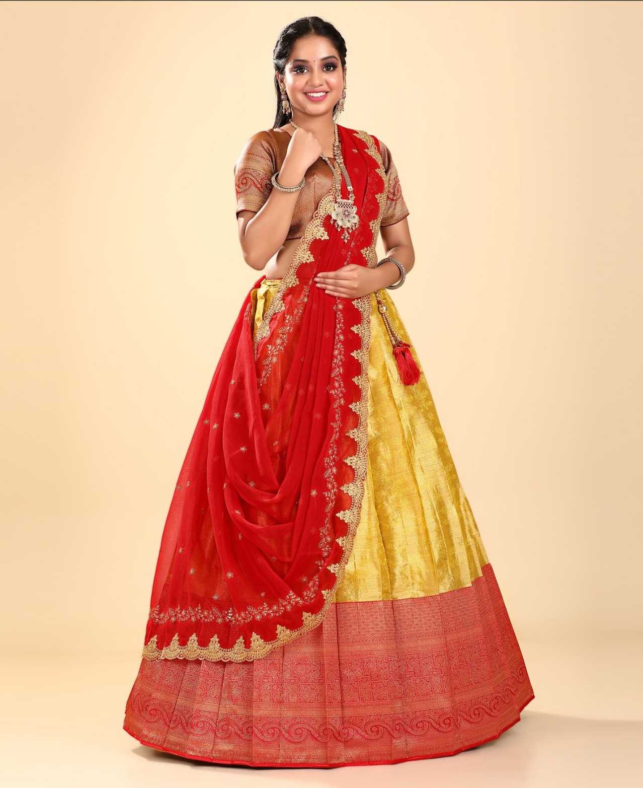 New And Trendy Banarasi Lehenga Designs And Images 2020 | Lehenga designs,  Indian bridal wear, Indian wedding lehenga