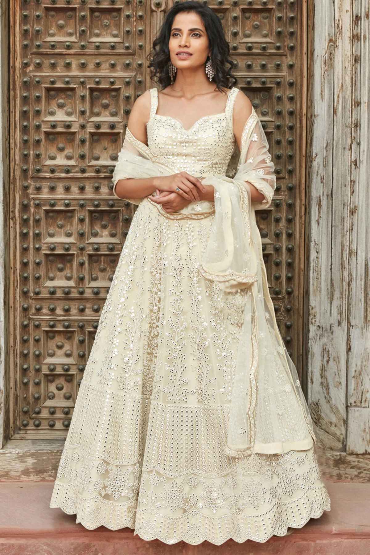 Where can we get beautiful Christian wedding gowns in Bangalore? - Quora