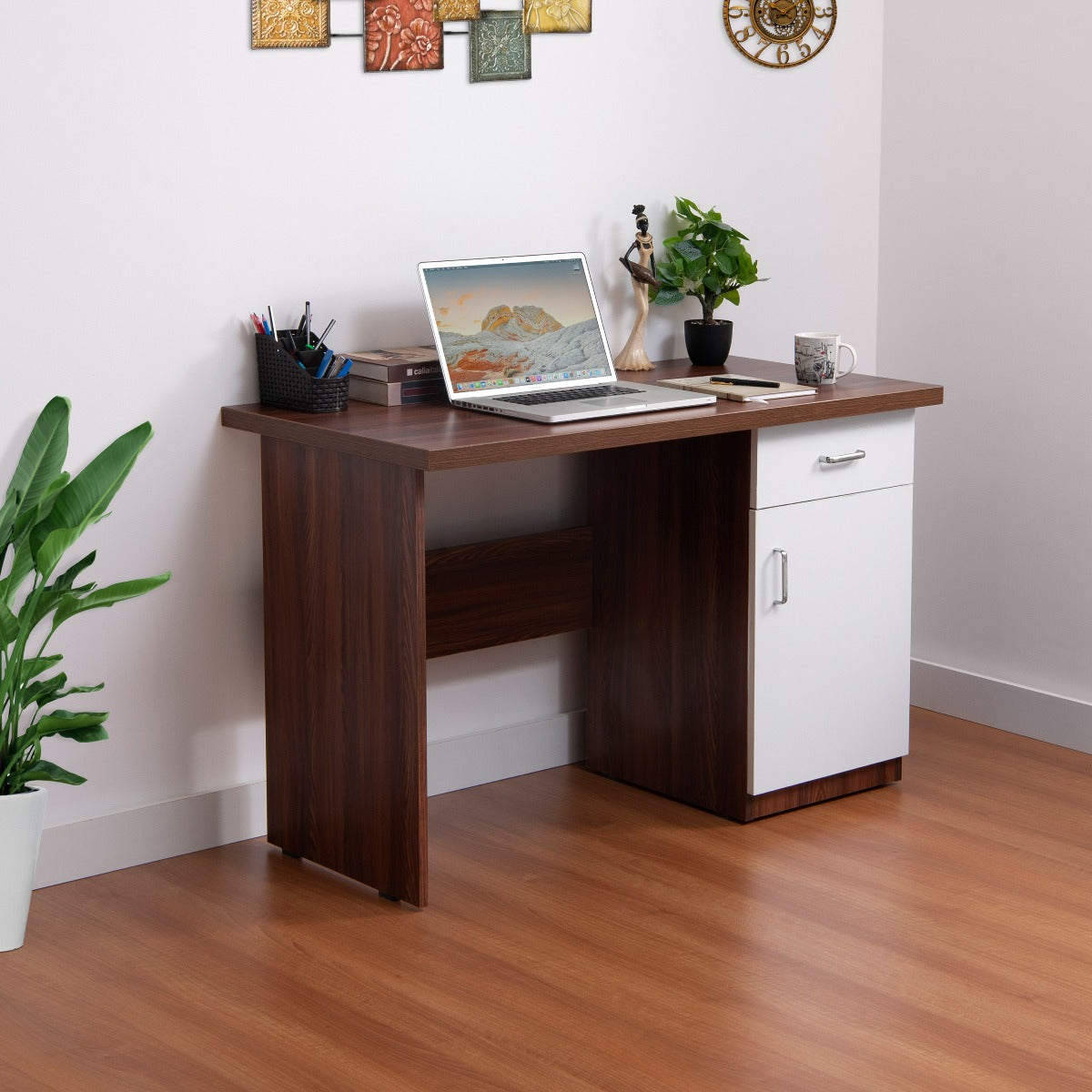 Strongman Classic Desk with Storage