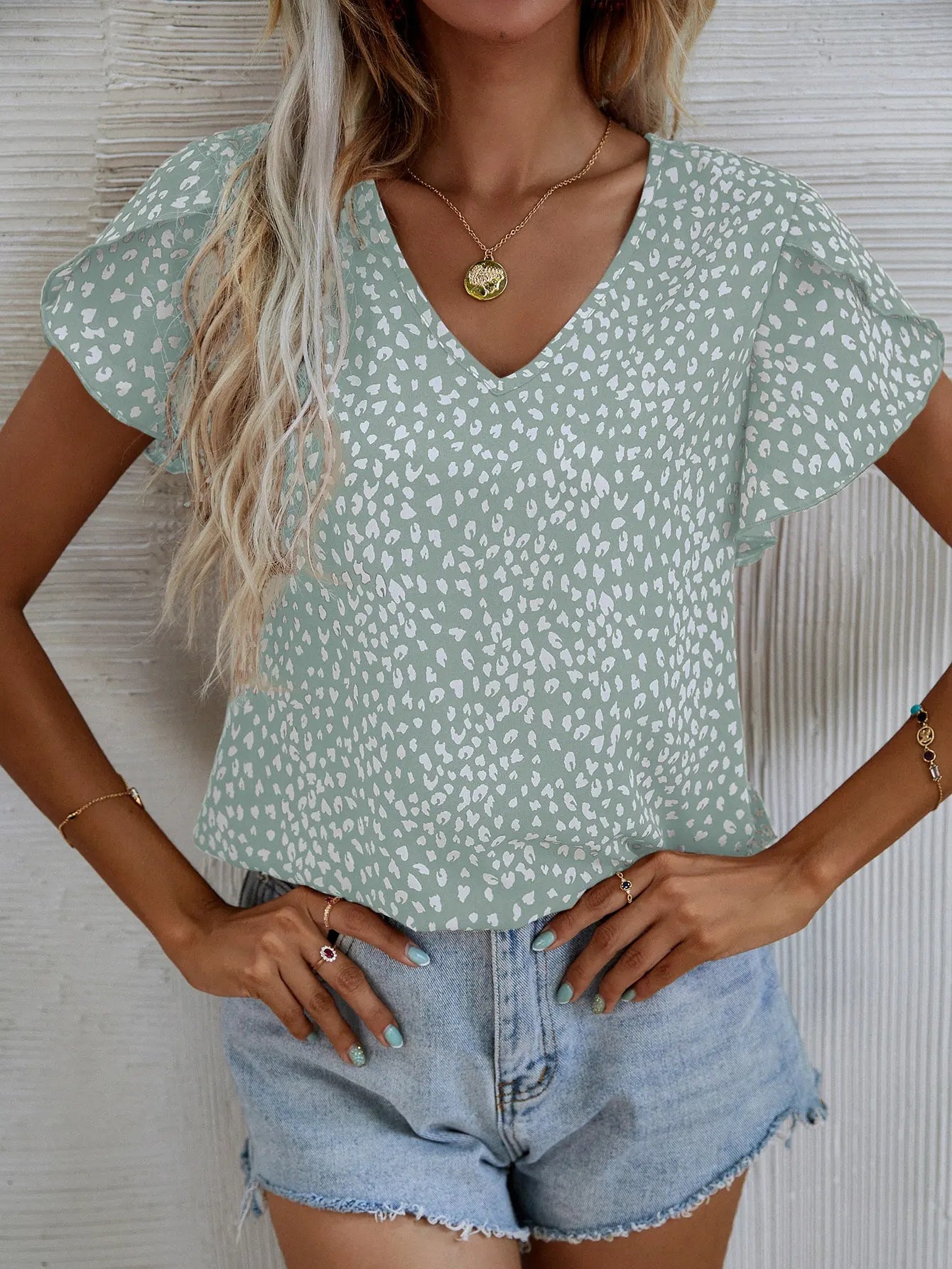 Product Image for Ivyshape | Short Sleeve Summer Slimming Collarless Blouse, Light green / XL