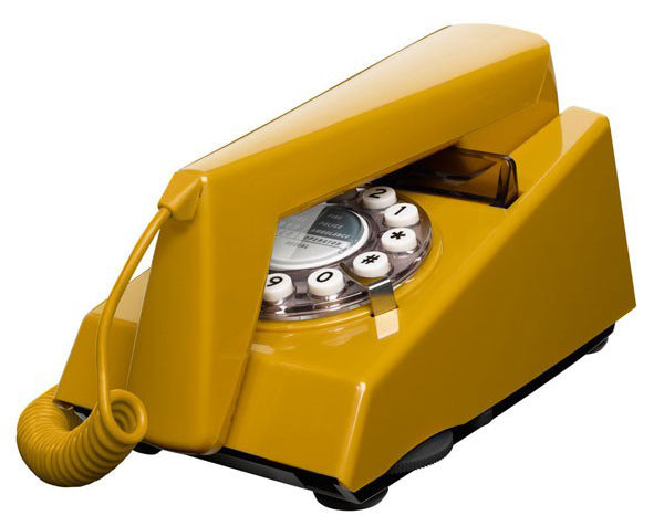 wild-and-wolf-trim-phone-old-gold
