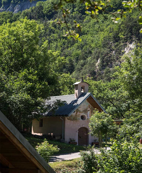 small chapel dedicated to Saint Grat.