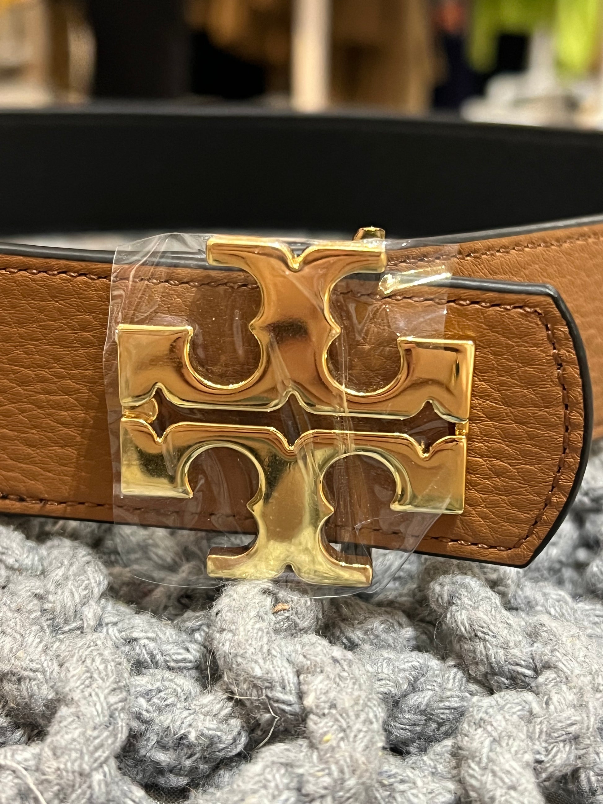 Ladies Tory Burch Reversible Gold Logo Belt – VIDA STYLE SHOP