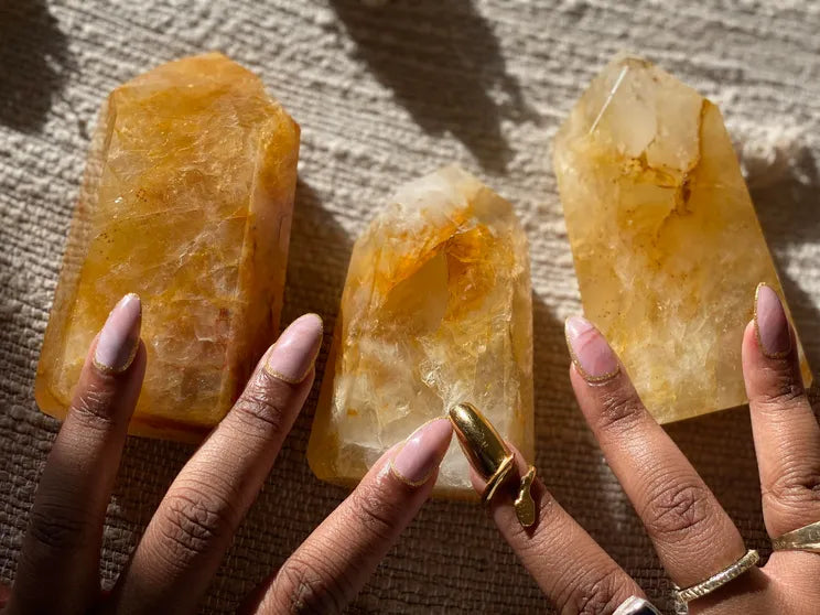 yellow aventurine meaning in crystals for journaling. Journaling prompts to use with crystals 