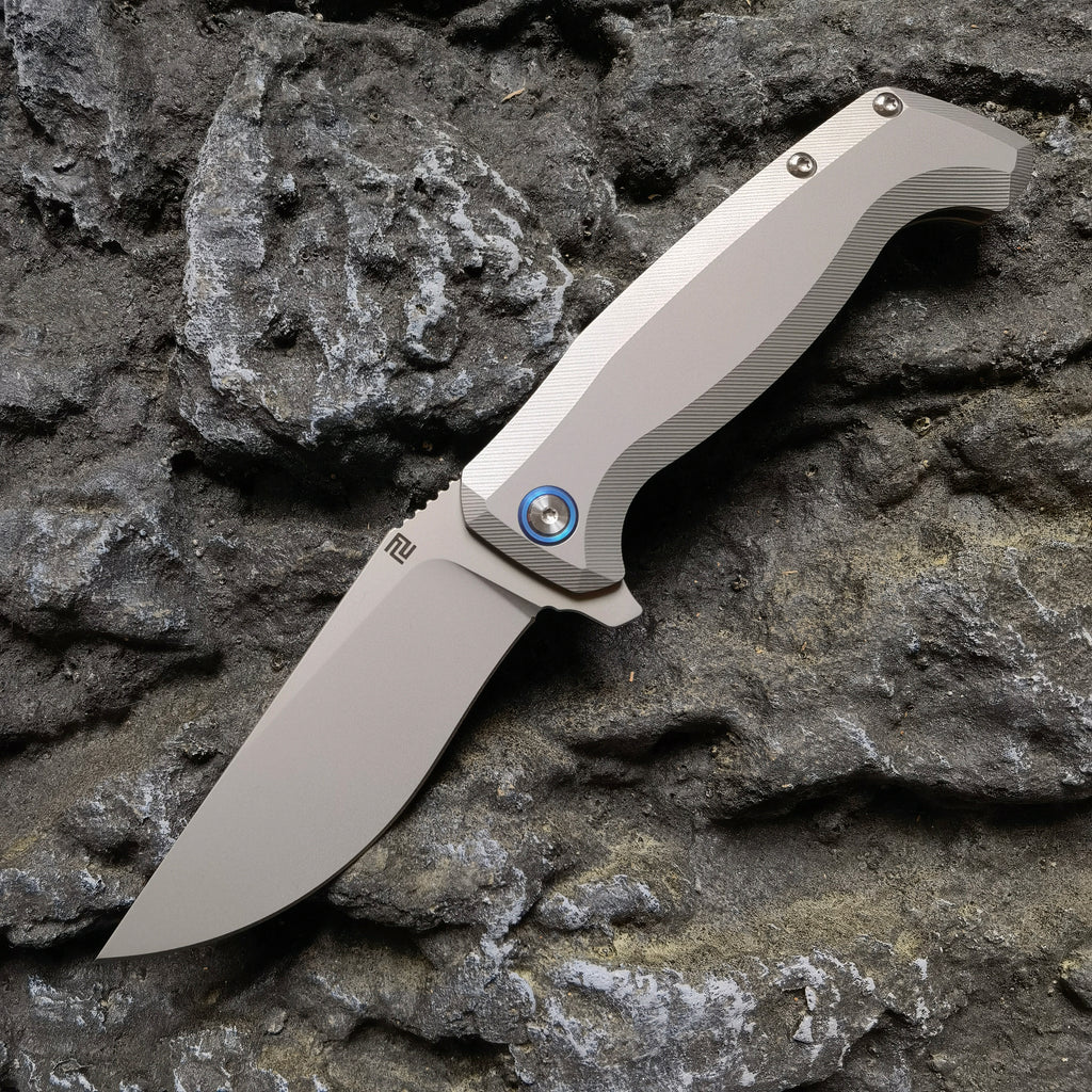 Stainless Steel for a Hunting Knife