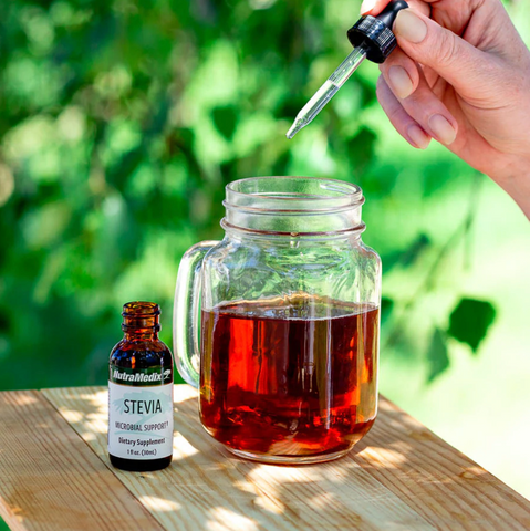 Using tincture dropper to put stevia in tea