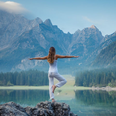 YOGA-EN-MONTAGNE-nature