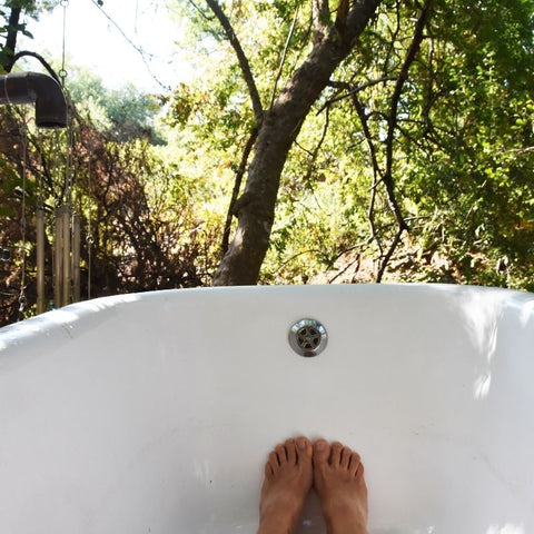 soulagement-pied-fatigue-bain-de-pieds-ampoule