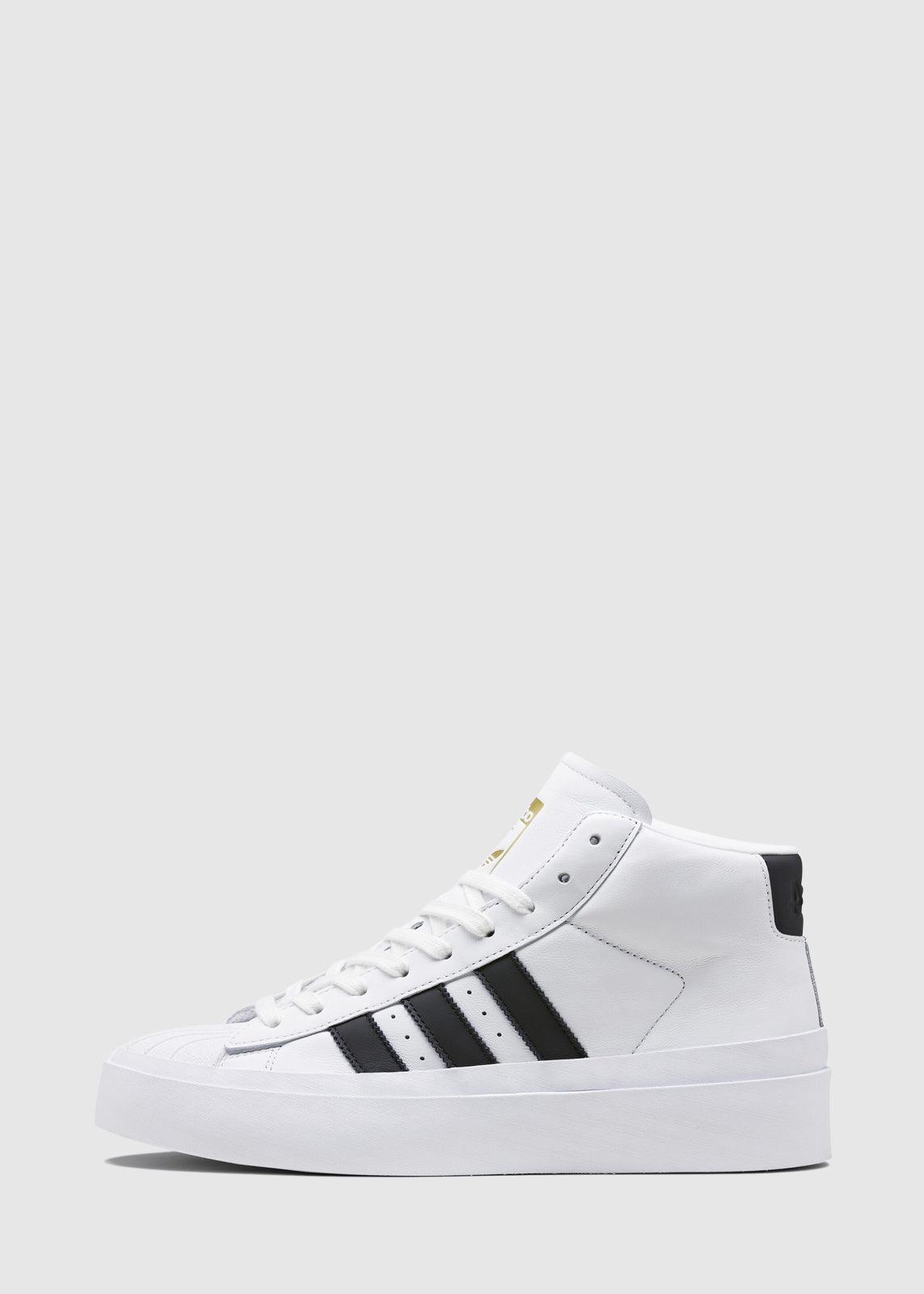 all white adidas high tops