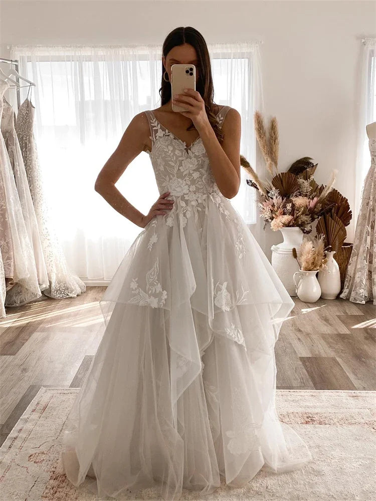 Runhufu Elegant Sleeveless V-neck Appliques Lace Wedding Dresses For Bride Woman Ruffles Tulle Bridal vestidos de novia 2024
