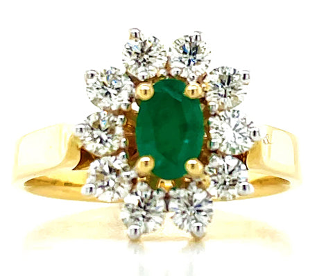 9K GOLD 0.46CT OVAL EMERALD & DIAMONDS CLUSTER RNG