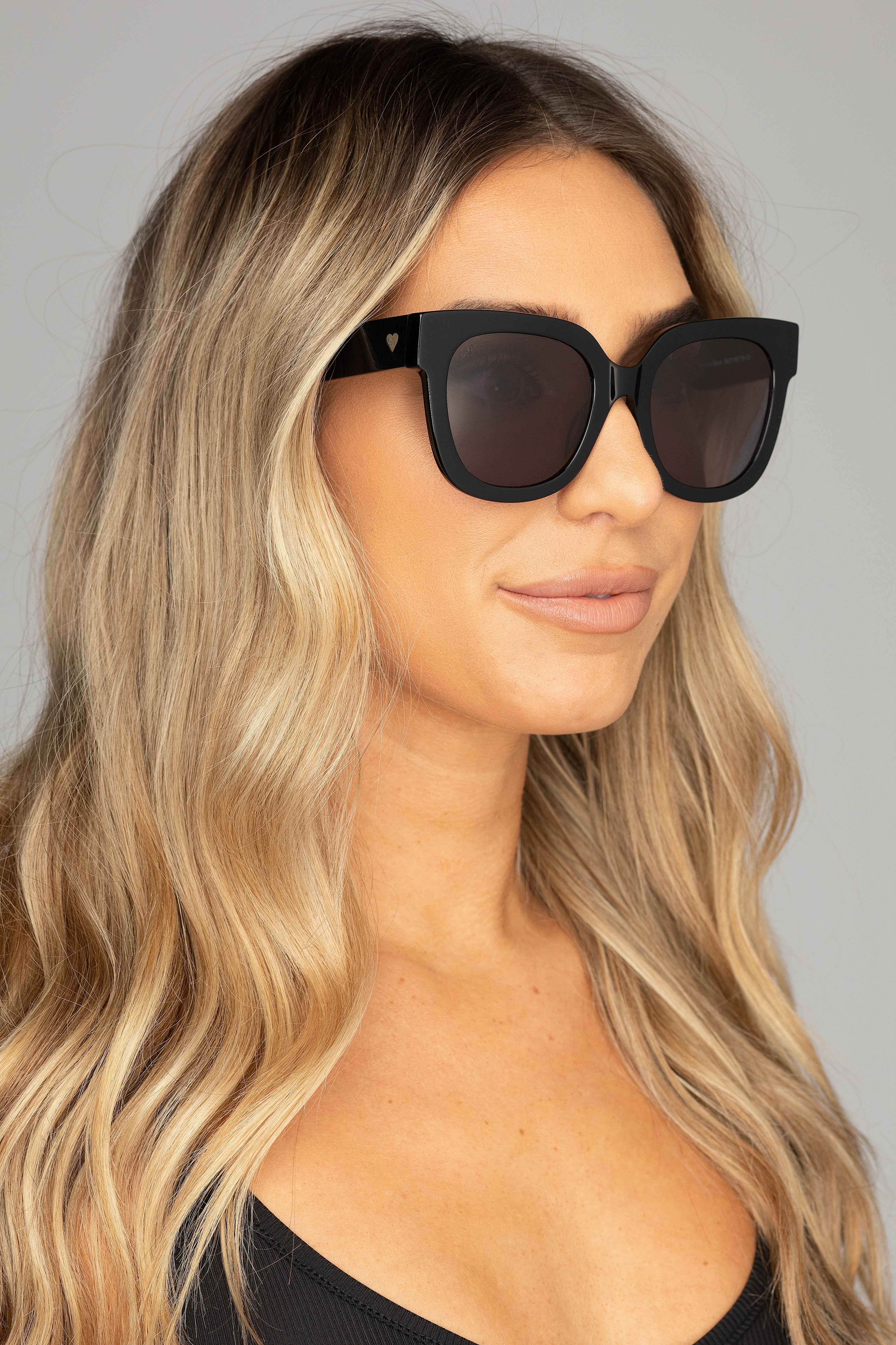 big wayfarer style sunglasses