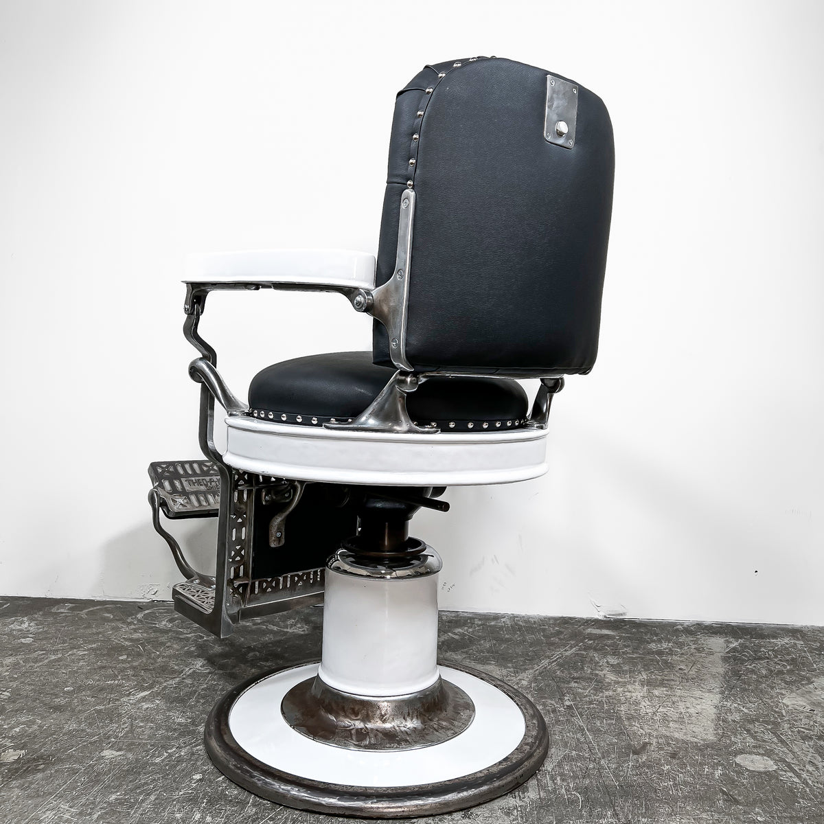 Round Seat Theo A Kochs Barber Chair