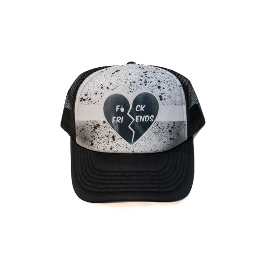 Essential Trucker Hat – Oshki