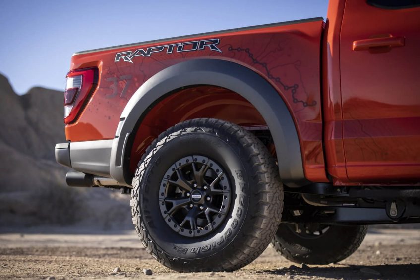 2021 Ford Raptor wheels and tires