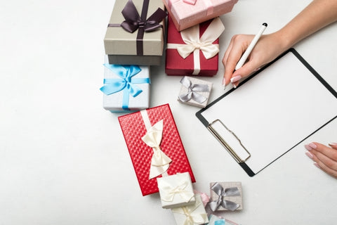 checklist-gift-present-holiday-season-clipboard