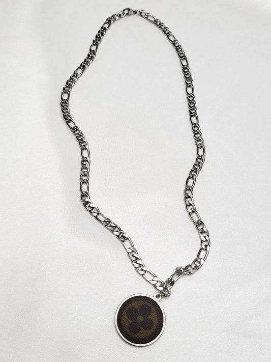 Paris LV Lock Chain Necklace – KISMET SHOWROOM