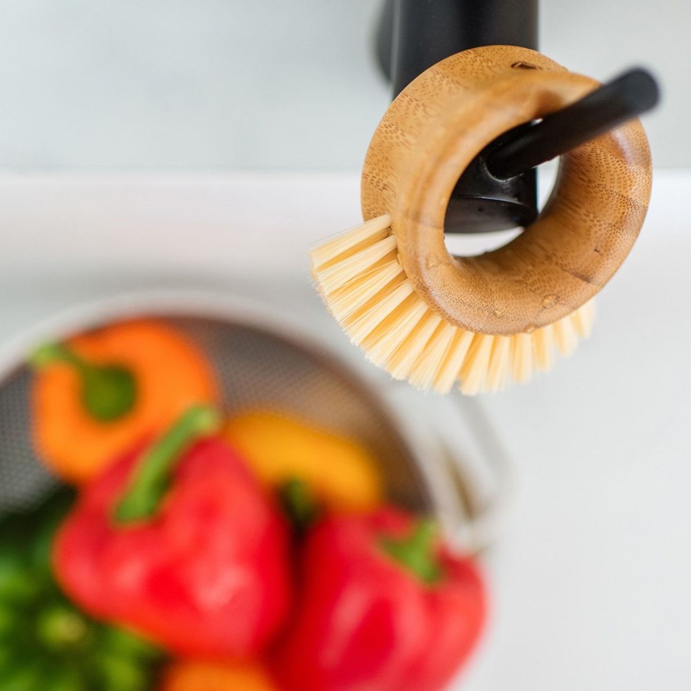 Full Circle The Ring Veggie Brush