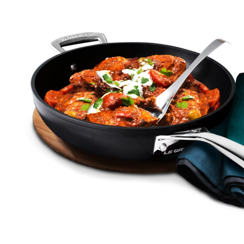 Le Creuset Toughened Non-Stick Stir-Fry Pan with Helper Handle - 30cm