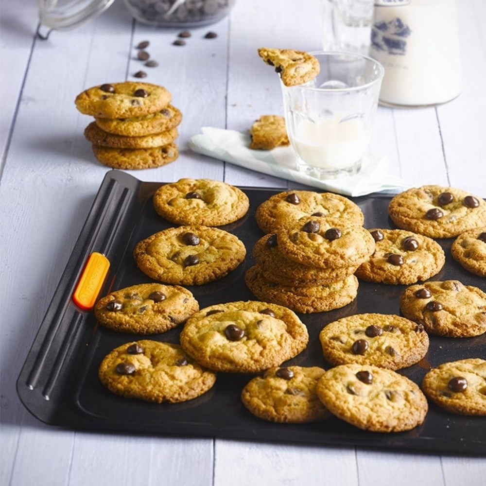 Le Creuset Toughened Non-Stick Insulated Cookie Sheet