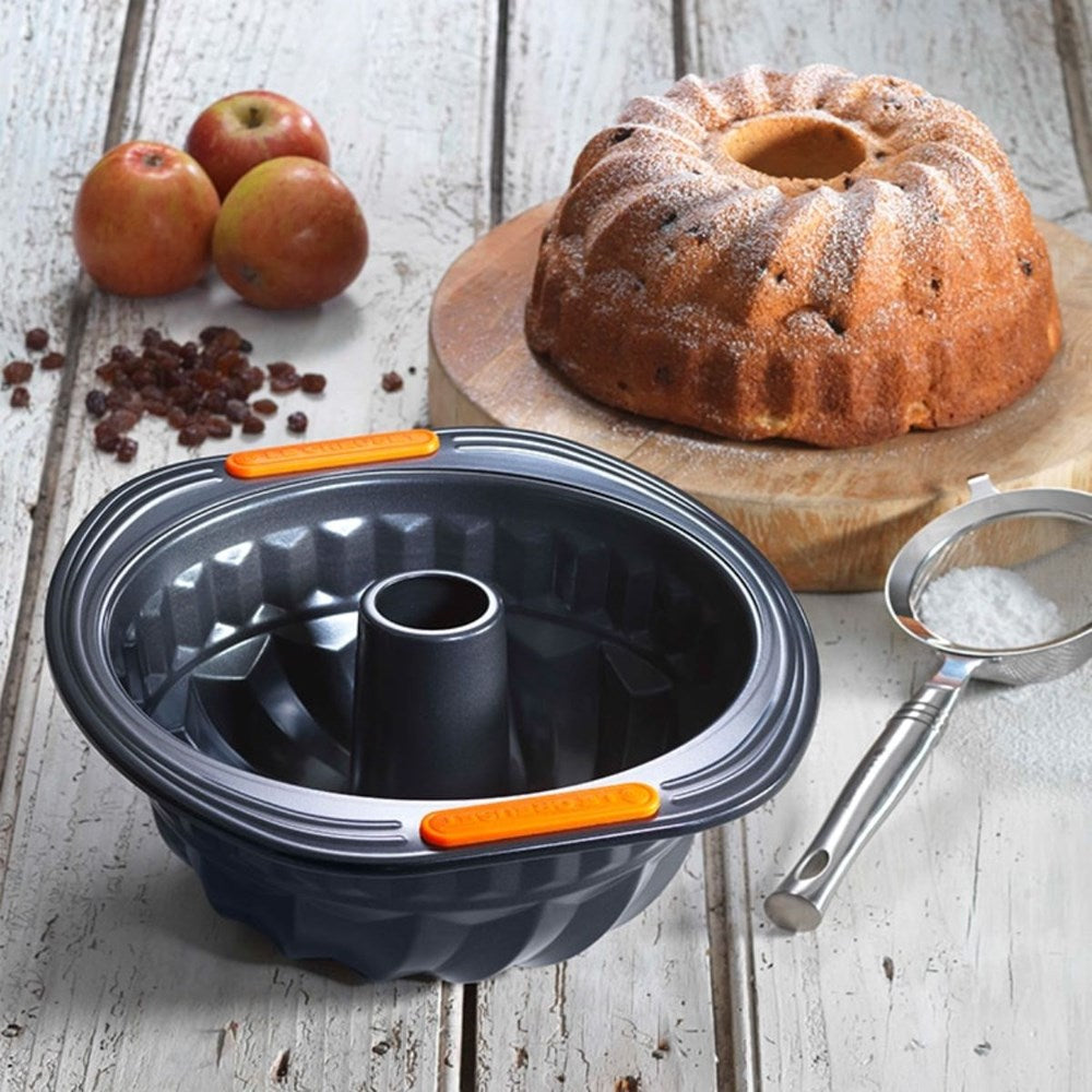 Le Creuset Toughened Non-Stick Bundt Tin