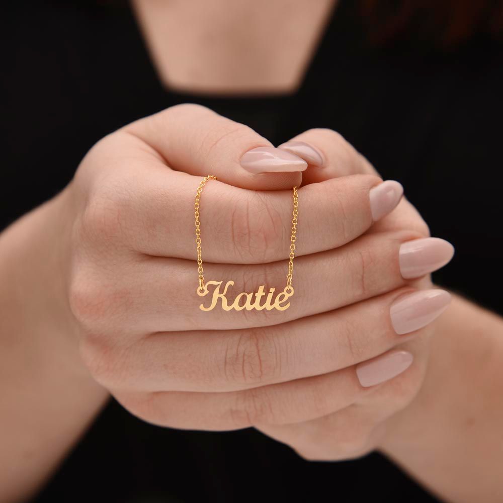 How to Choose and Care for Your Custom Name Necklace - A Comprehensive Guide