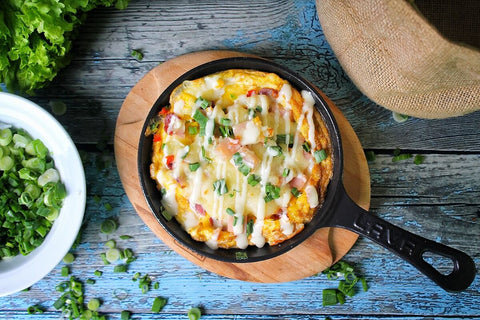 Batch cooking with a cast iron pan. Photo by Shameel Mukkath.