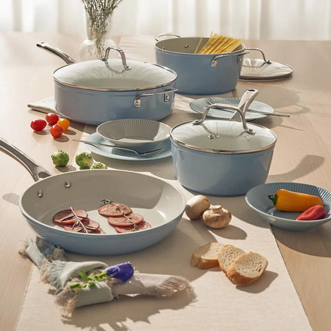 Non-toxic ceramic non-stick cookware set, a truly great apartment gift.