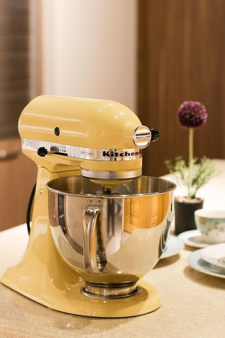 KitchenAid stand mixer. Photo by david yohanes.