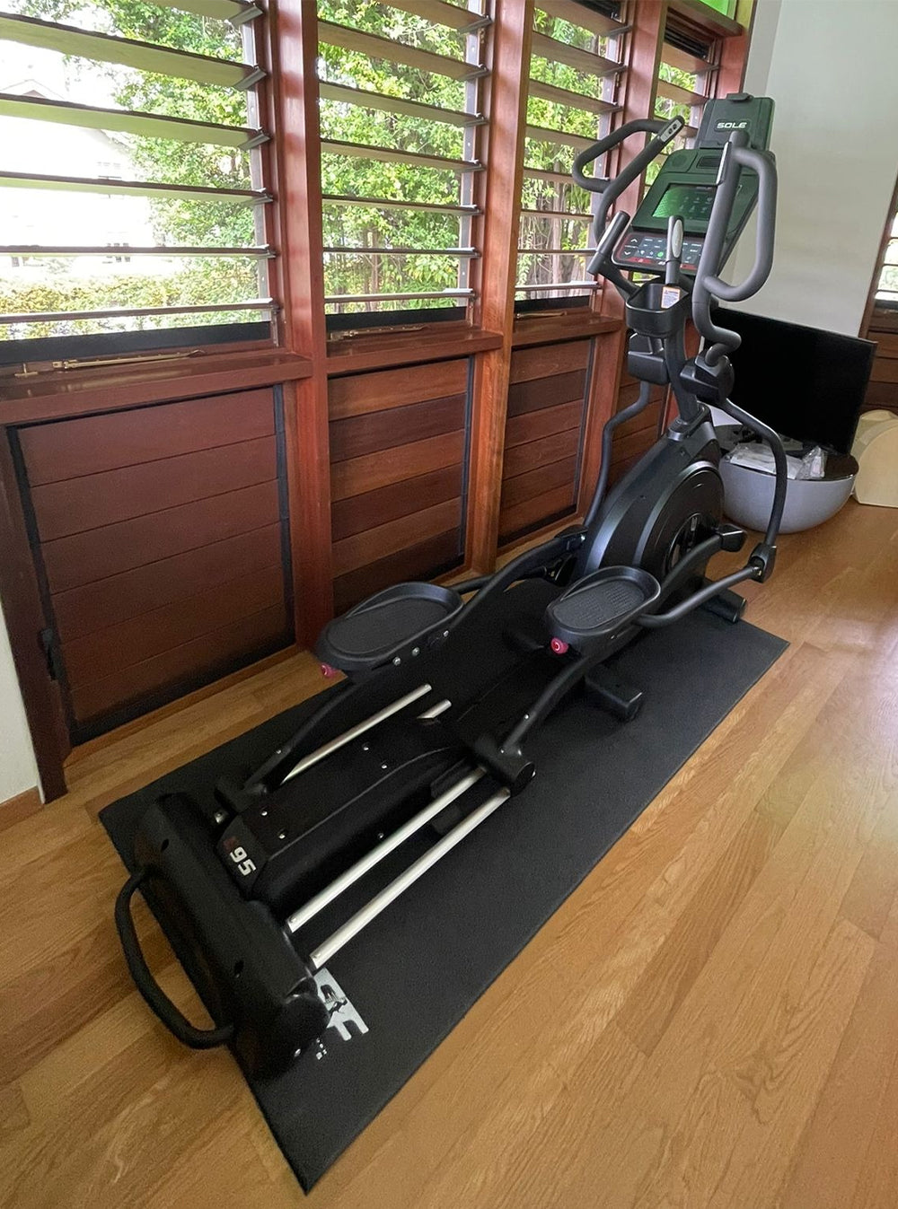 Sole Elliptical Cross Trainer Machine in Singapore