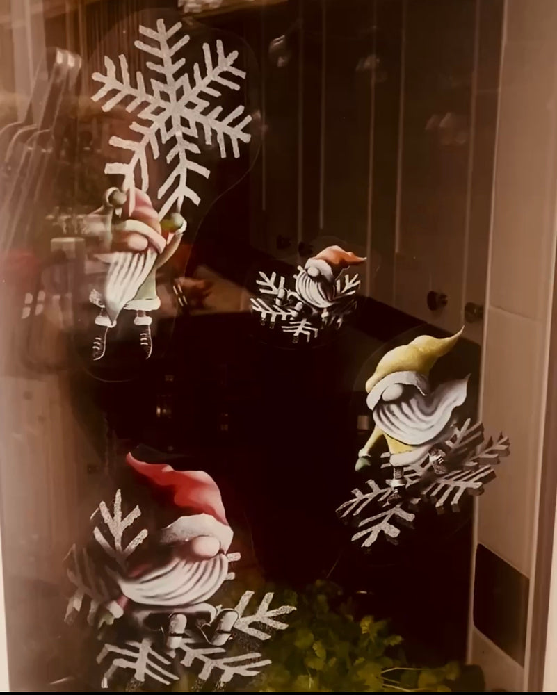 Snow Spray Paint, Christmas Tree and Window Art #snow #snowspray