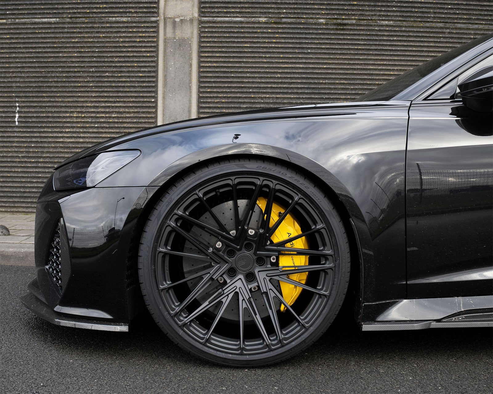 Audi RS6 C8 lowered with lowering links