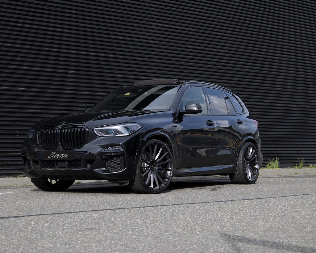 BMW G05 X5 with 23 inch wheels, the BC Forged RZ15 in dark brushed black