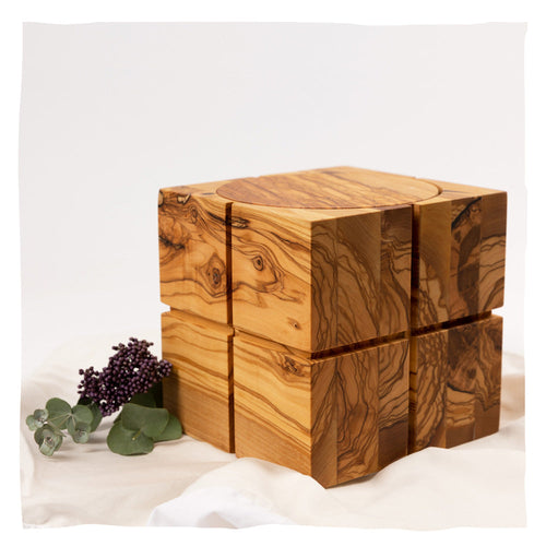 holz-tierurne-olive-cubejpg__PID:6cfc6bd5-bfe0-4520-a5fd-a2a499d46706