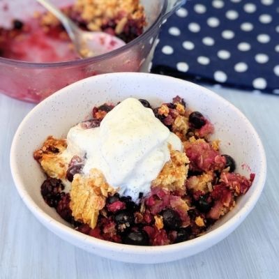 Low Carb Berry Crumble in bowl