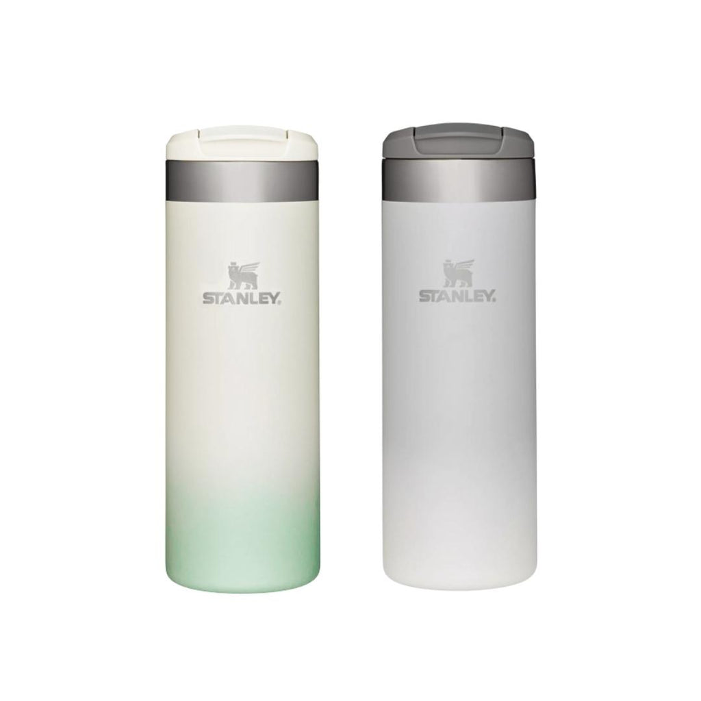 Stanley FlowSteady Bear Cub Bottle 12oz & 17oz Stainless Steel Insulated  Water Bottle for Kids (8 and Above) with 3 Interchangeable Metal Badges  Hammertone Green 17oz