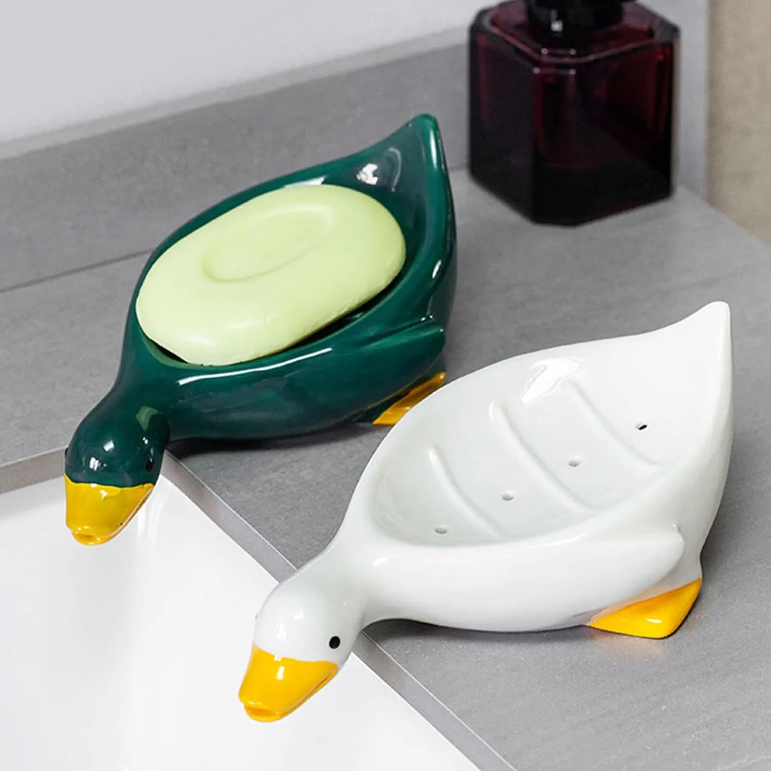 Durable Cute Duck Shaped Plastic Soap Dish - Self-Draining, Hygienic Holder for Bathroom & Kitchen Sink