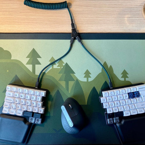 Custom cable for a split keyboard